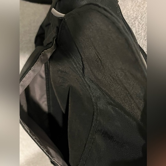 Medium size Baggallini hand back charcoal, gray color - Picture 4 of 6